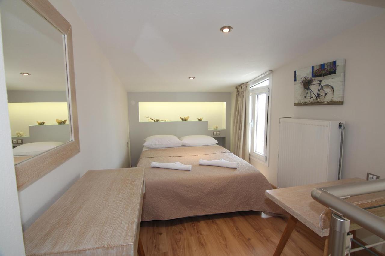 Kostis Apartment *